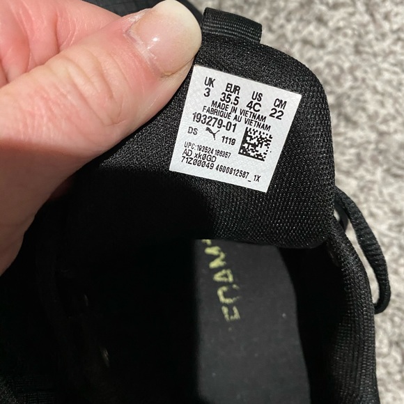 Black and neon Pumas - Picture 5 of 5